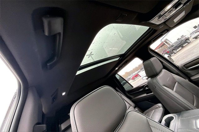 Used 2021 GMC Yukon Denali image 28