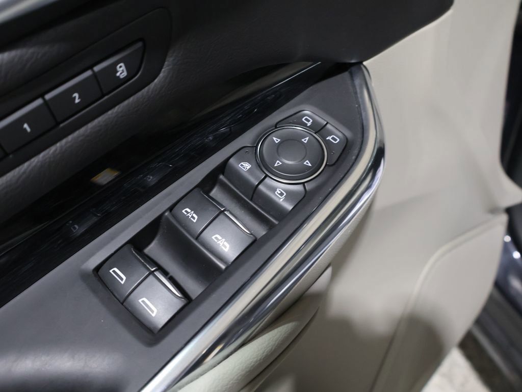 Used 2023 Cadillac XT4 Premium Luxury image 16