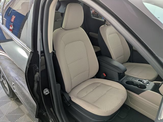 Used 2020 Ford Escape SE FWD image 29