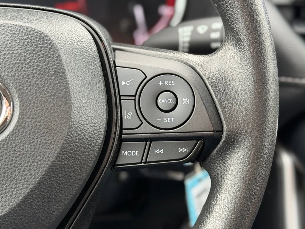 Used 2023 Toyota RAV4 LE AWD/4WD image 13