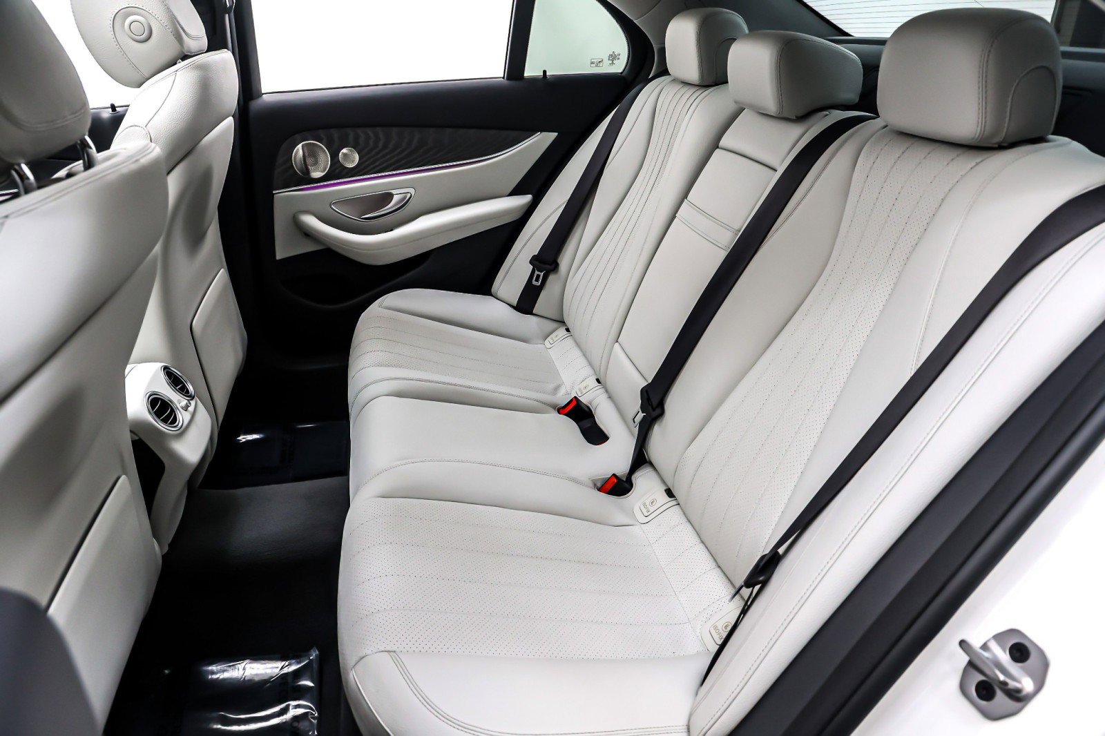 Used 2022 Mercedes-Benz E 350 4MATIC Sedan image 8