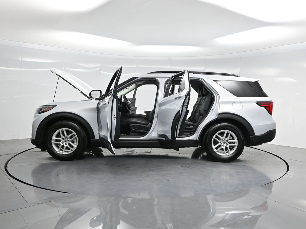 Used 2025 Ford Explorer Active w/ Active Comfort Package image 53