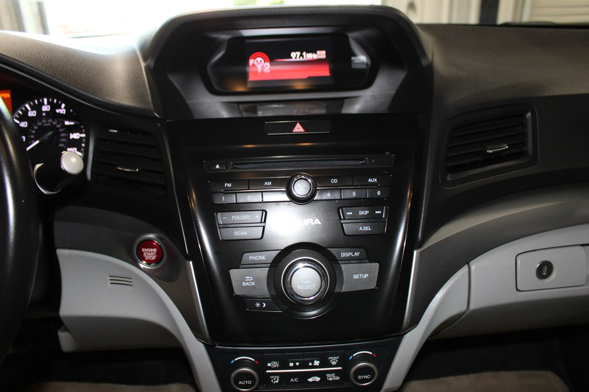 Used 2017 Acura ILX FWD image 13