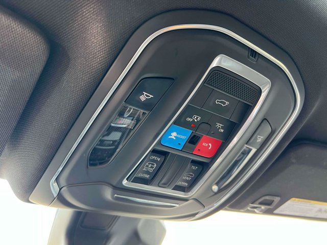 Used 2023 Jeep Grand Cherokee L Laredo AWD/4WD image 31