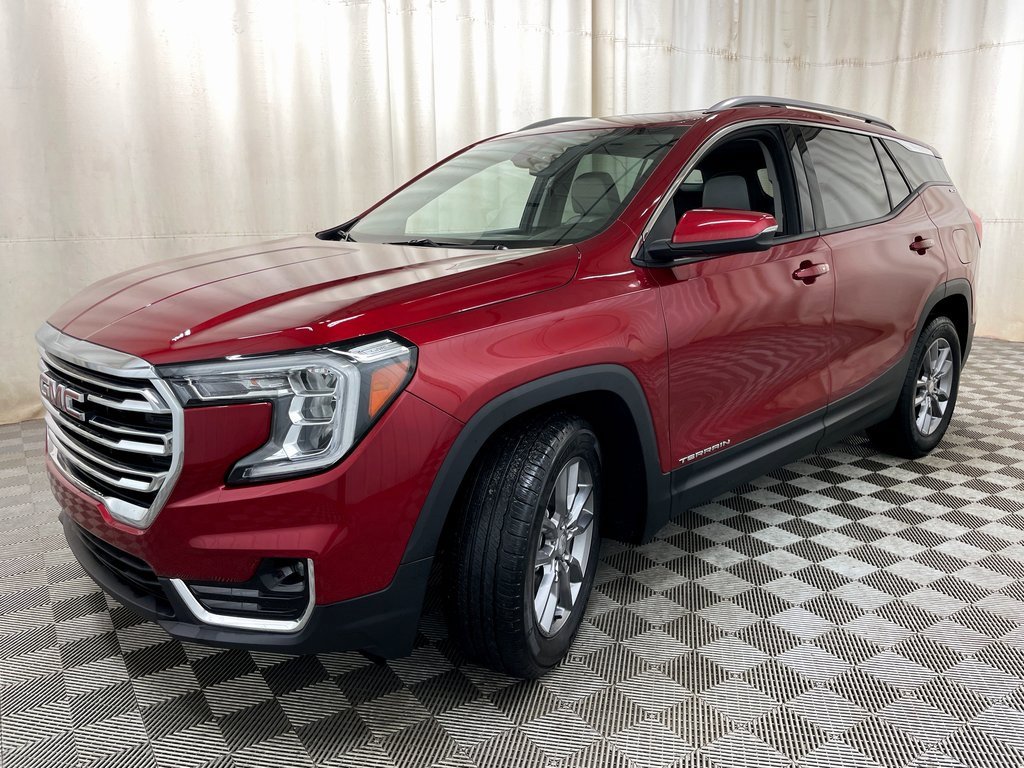 Used 2024 GMC Terrain SLT image 15