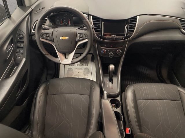 Used 2022 Chevrolet Trax LT w/ LT Convenience Package AWD/4WD image 2