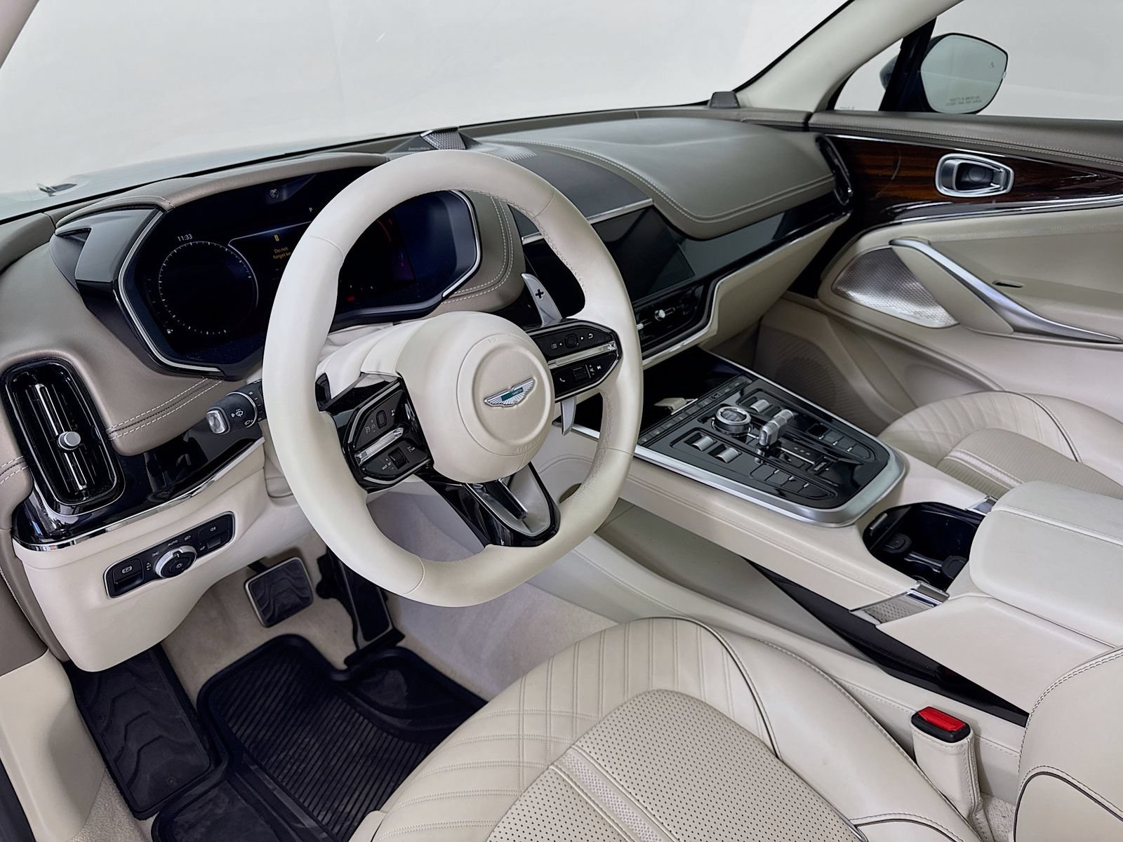 Used 2025 Aston Martin DBX 707 AWD/4WD image 10