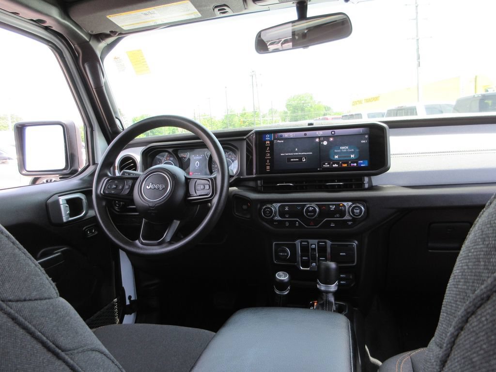 Used 2024 Jeep Gladiator Sport AWD/4WD image 23