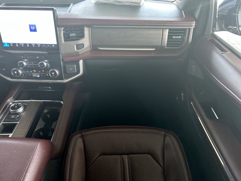 Used 2024 Ford Expedition Max Limited image 45