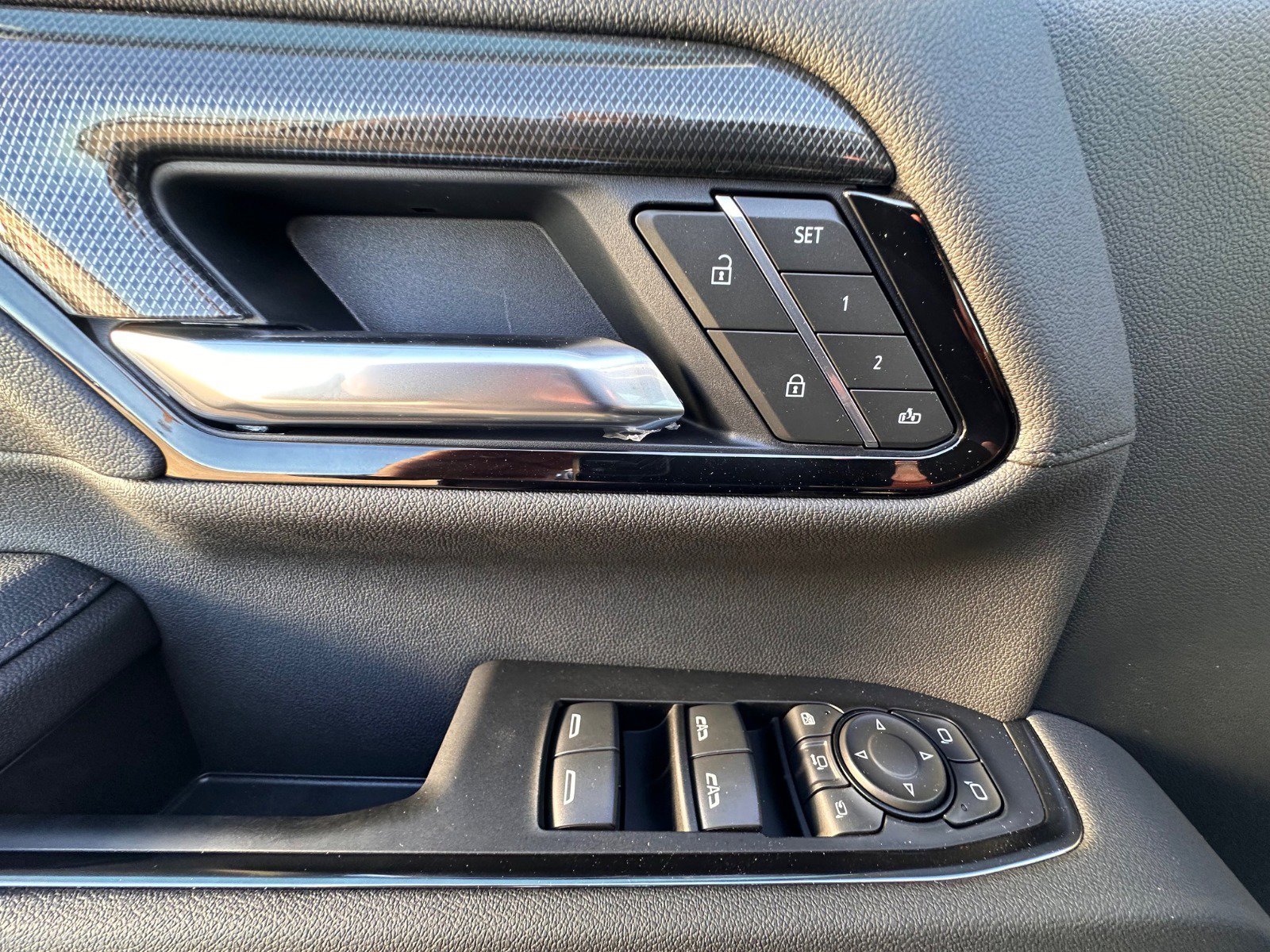 New 2026 GMC Sierra 2500 AT4 w/ AT4 Premium Plus Package image 9