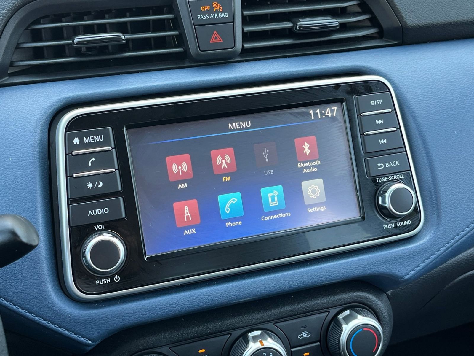 Used 2025 Nissan Versa SV image 20