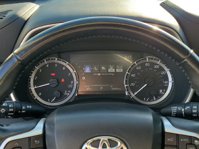 Used 2023 Toyota Highlander XLE FWD image 24