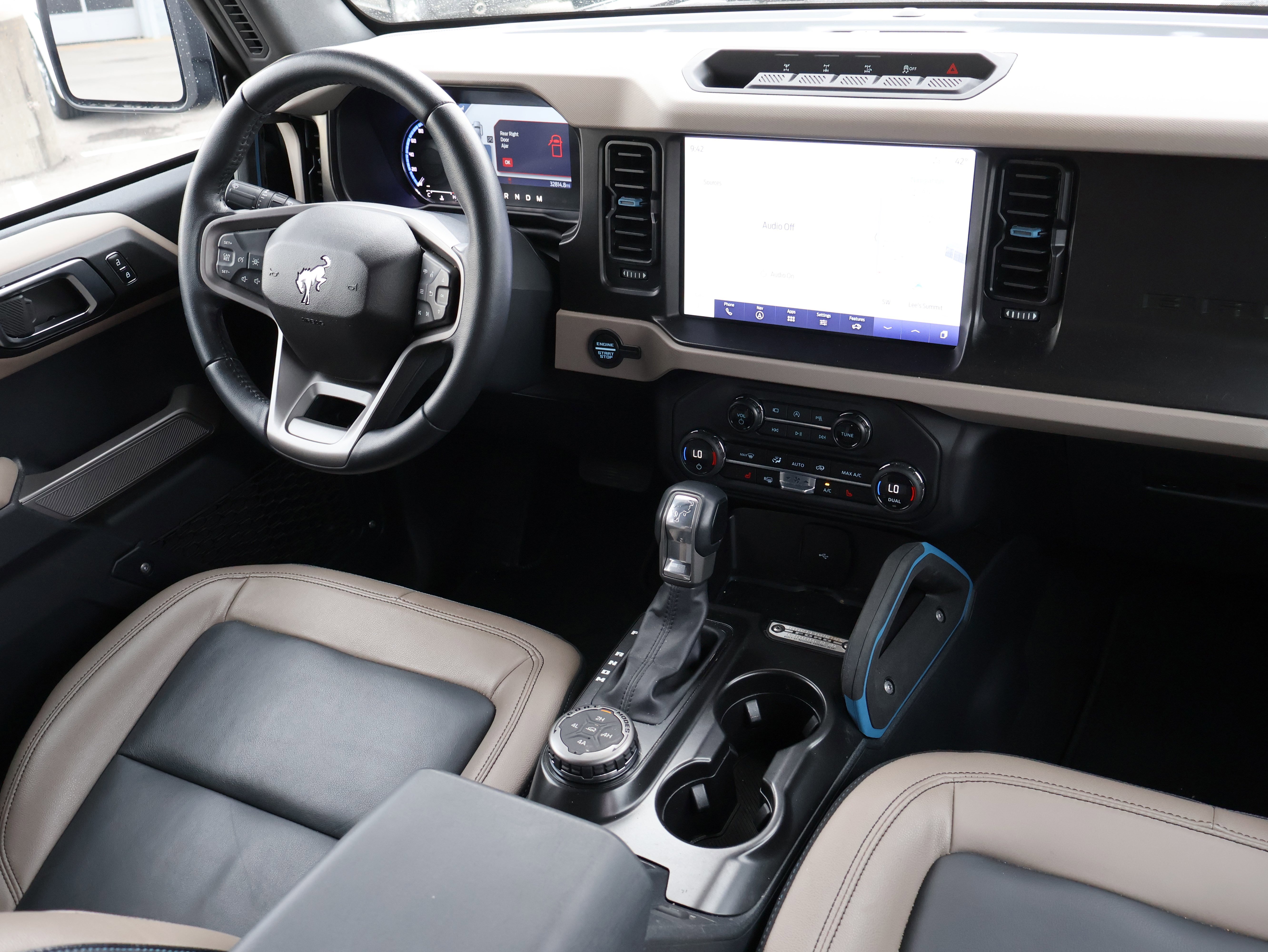 Used 2023 Ford Bronco Wildtrak image 16