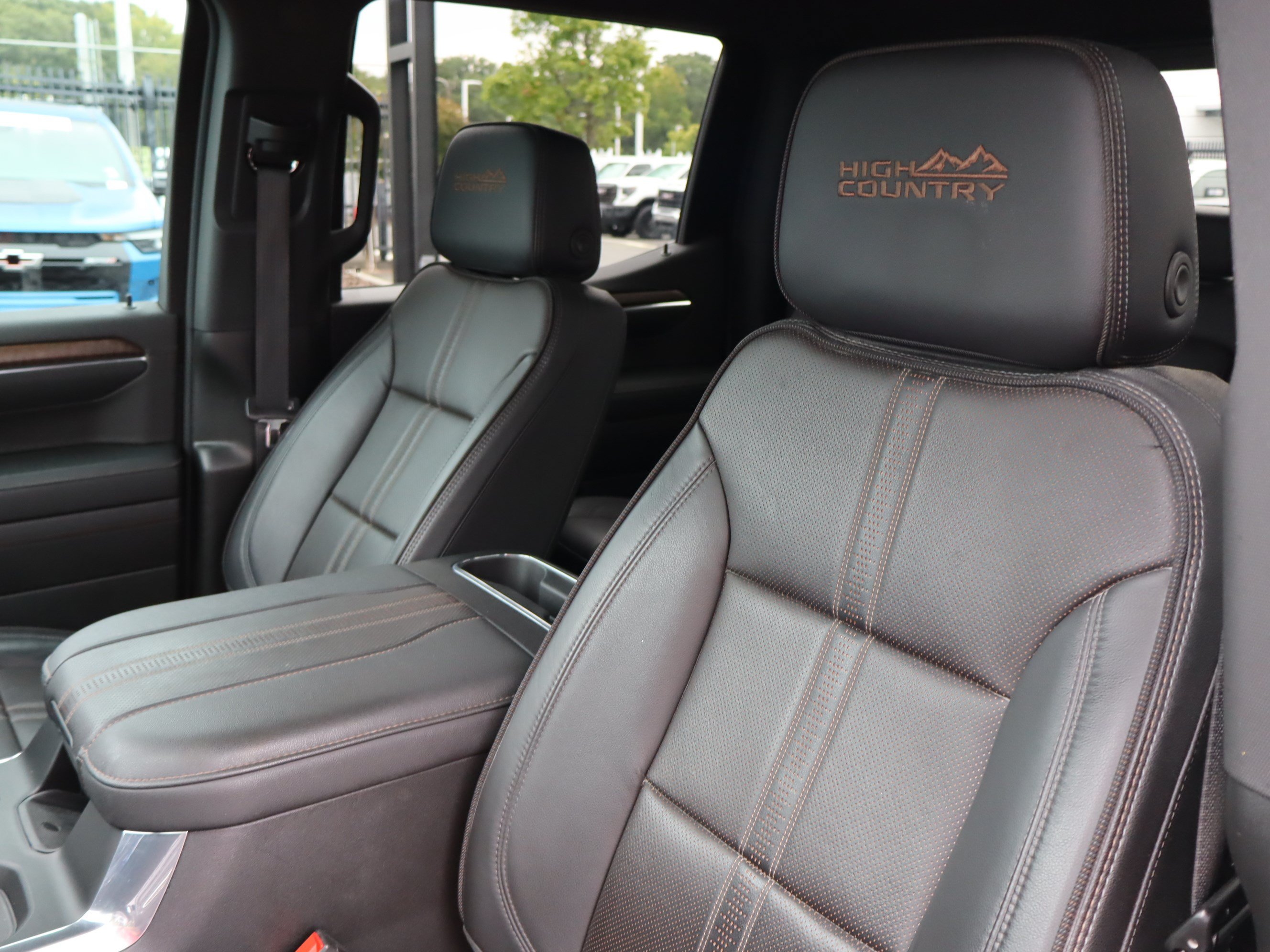 Used 2023 Chevrolet Silverado 1500 High Country w/ High Country Premium Package AWD/4WD image 21