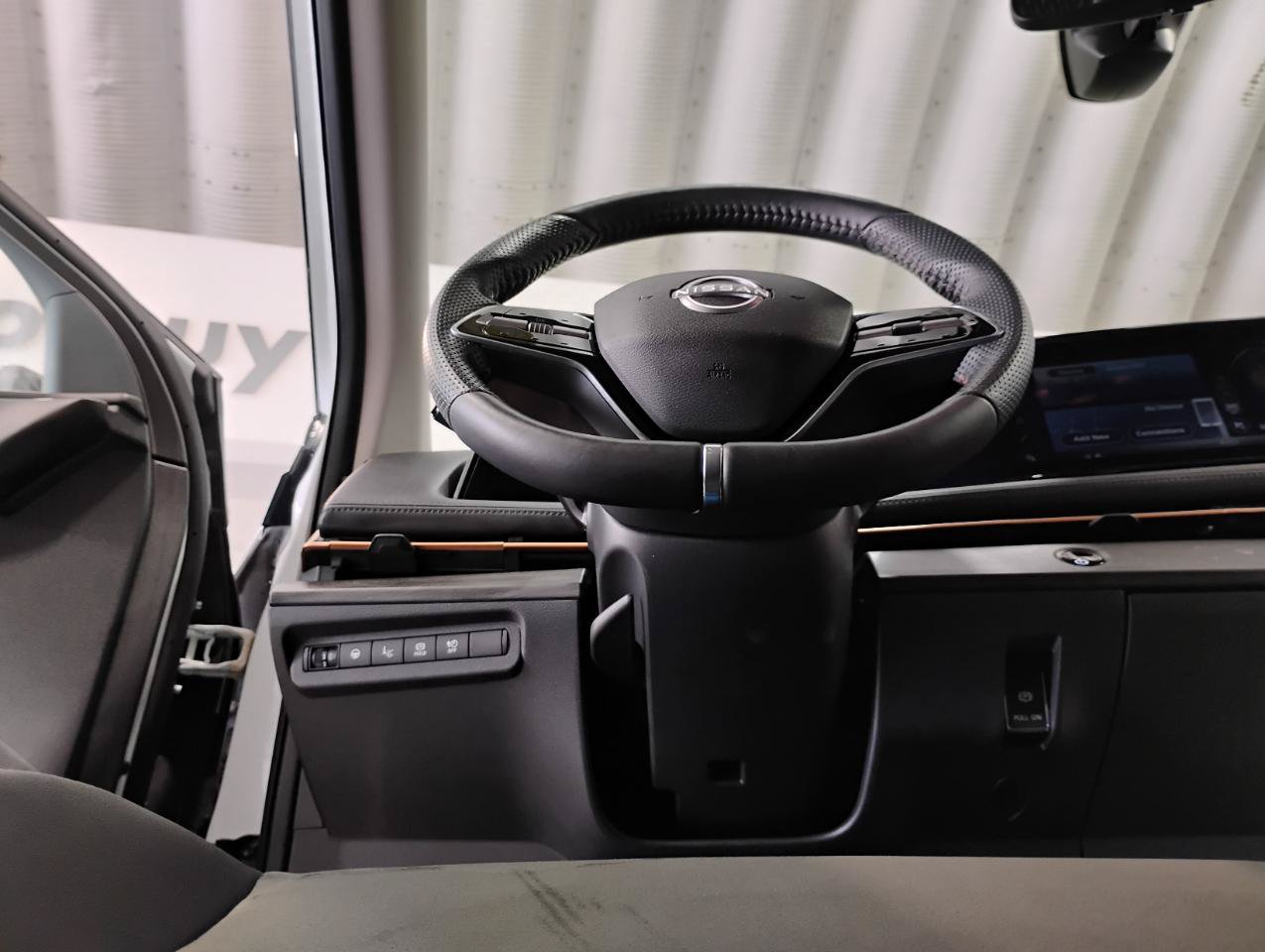 Used 2024 Nissan Ariya AWD image 24