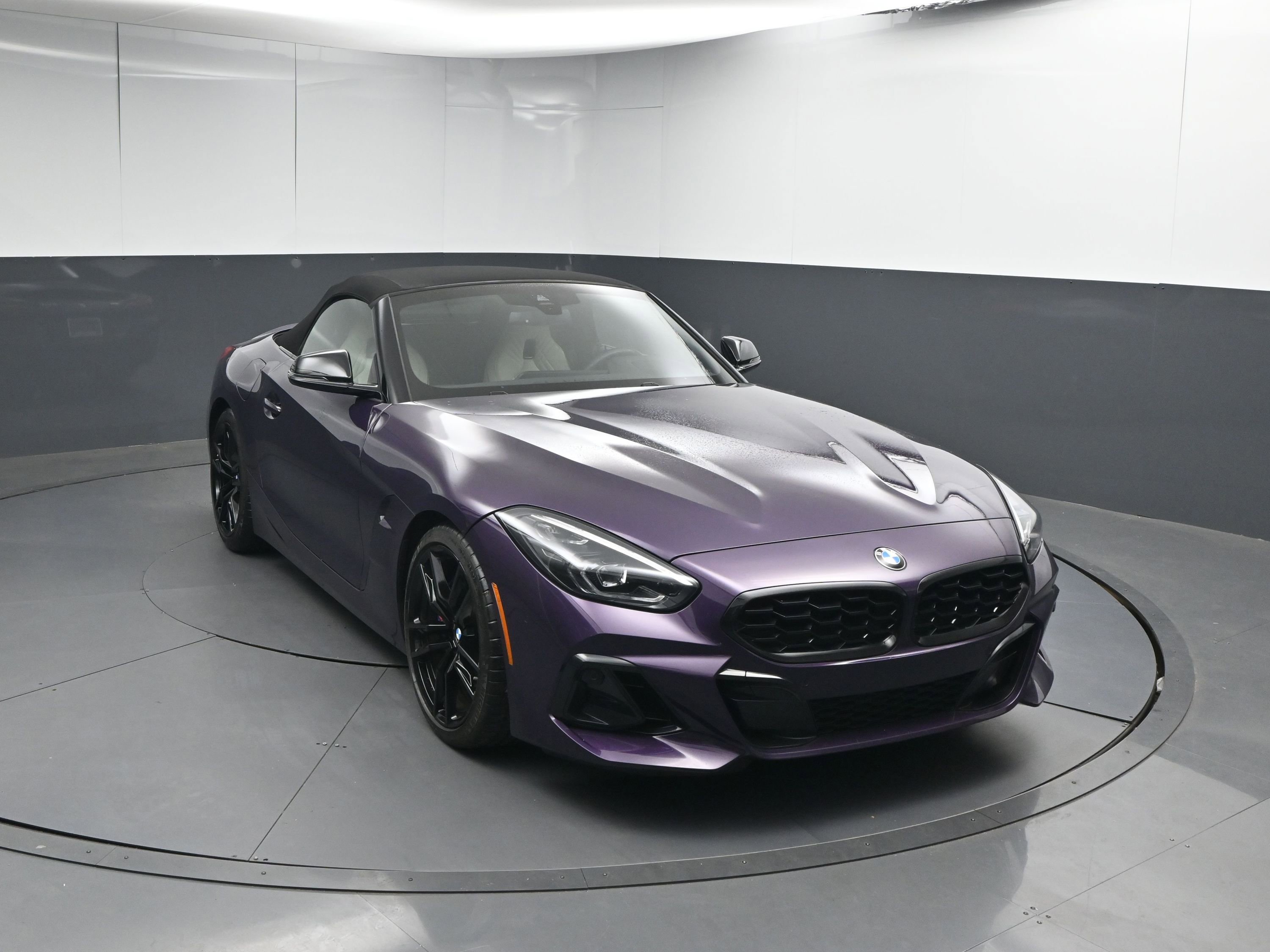 Used 2023 BMW Z4 M40i w/ Premium Package image 31