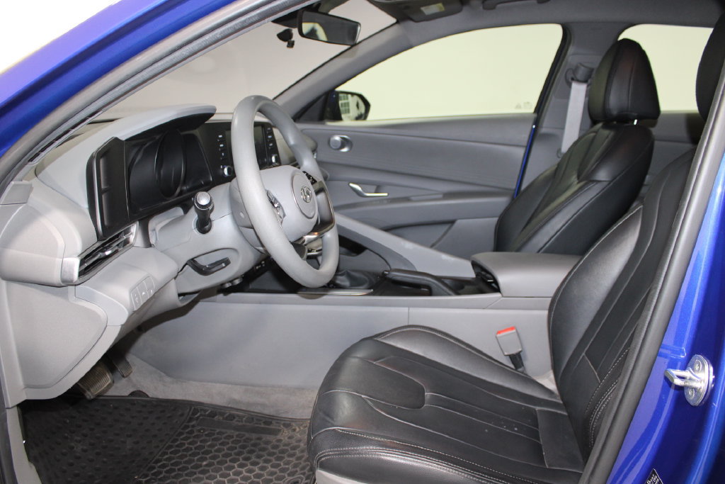 Used 2023 Hyundai Elantra SEL FWD image 19
