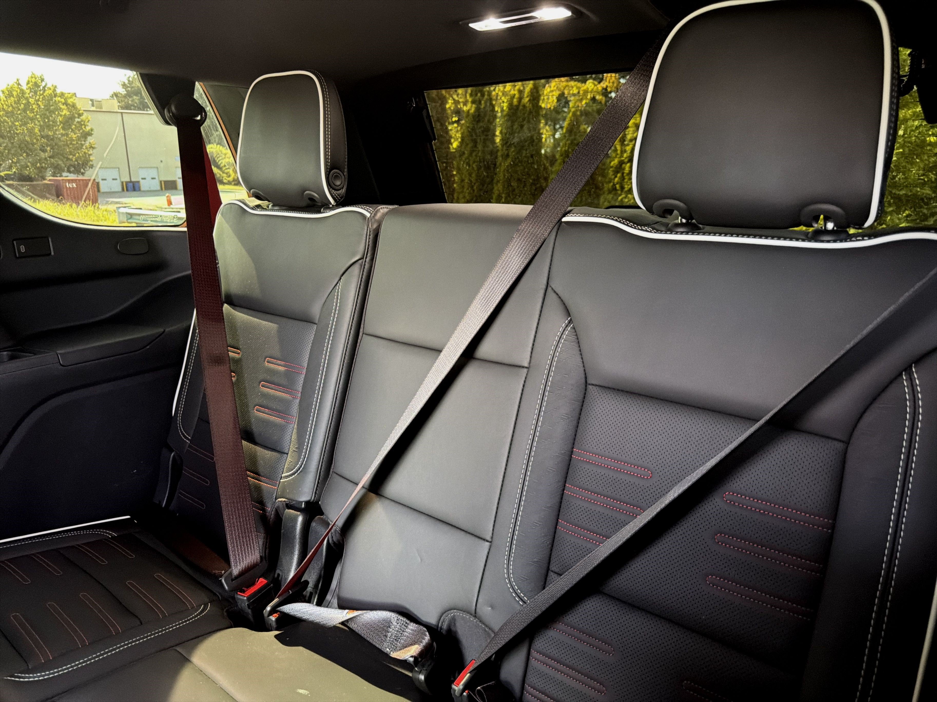 Used 2025 GMC Yukon AT4 Ultimate AWD/4WD image 10