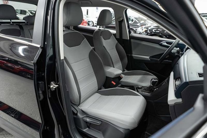 Used 2023 Volkswagen Taos SE image 10