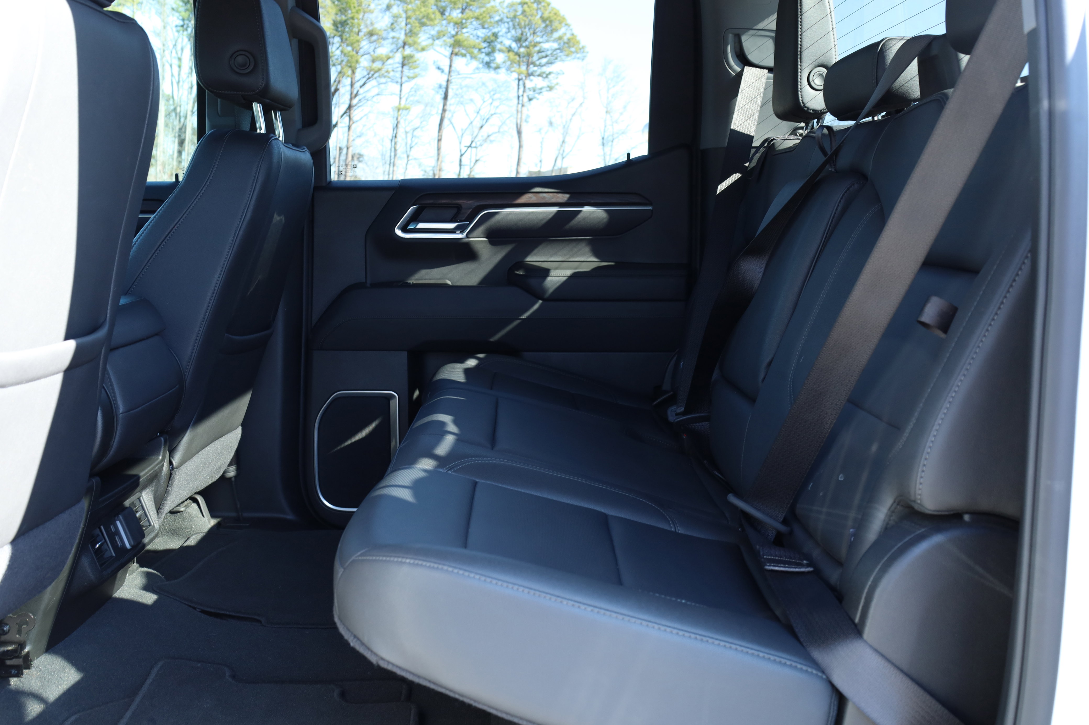 Used 2025 GMC Sierra 1500 SLT image 17