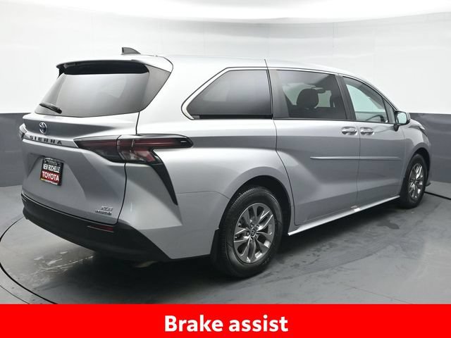 Certified 2023 Toyota Sienna XLE w/ Protection Package (TMS) FWD image 7