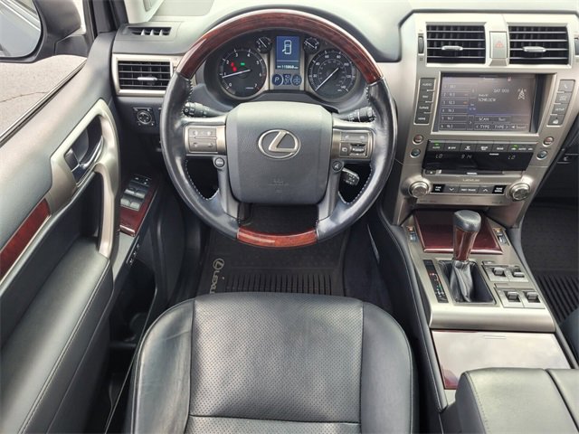 Used 2016 Lexus GX 460 Luxury w/ Preferred Accessory Package image 12