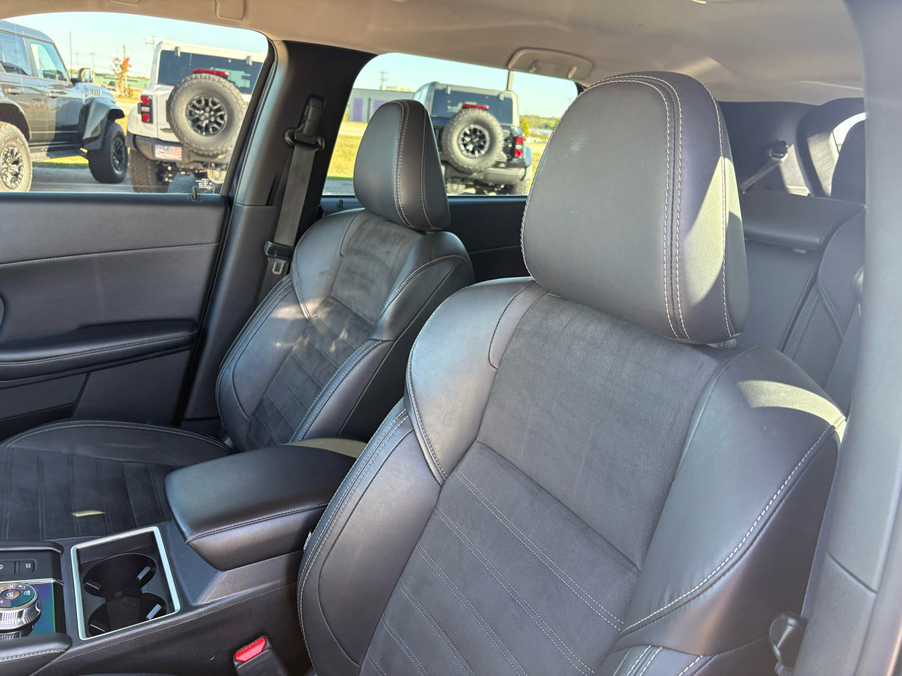 Used 2022 Mitsubishi Outlander SE image 19