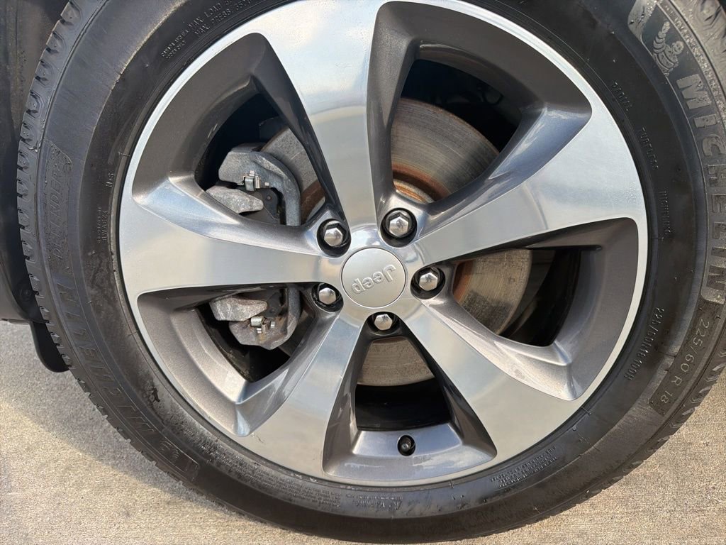 Used 2019 Jeep Cherokee Limited image 49