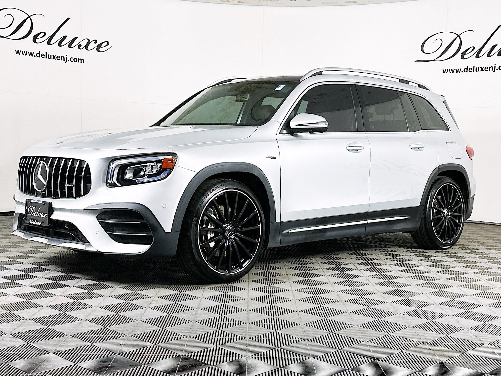 Used 2023 Mercedes-Benz GLB 35 AMG 4MATIC image 3