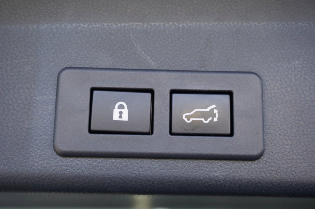 Used 2020 Subaru Ascent Limited w/ Technology Package image 10