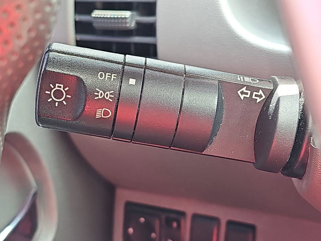 Used 2019 Nissan Frontier SV image 27