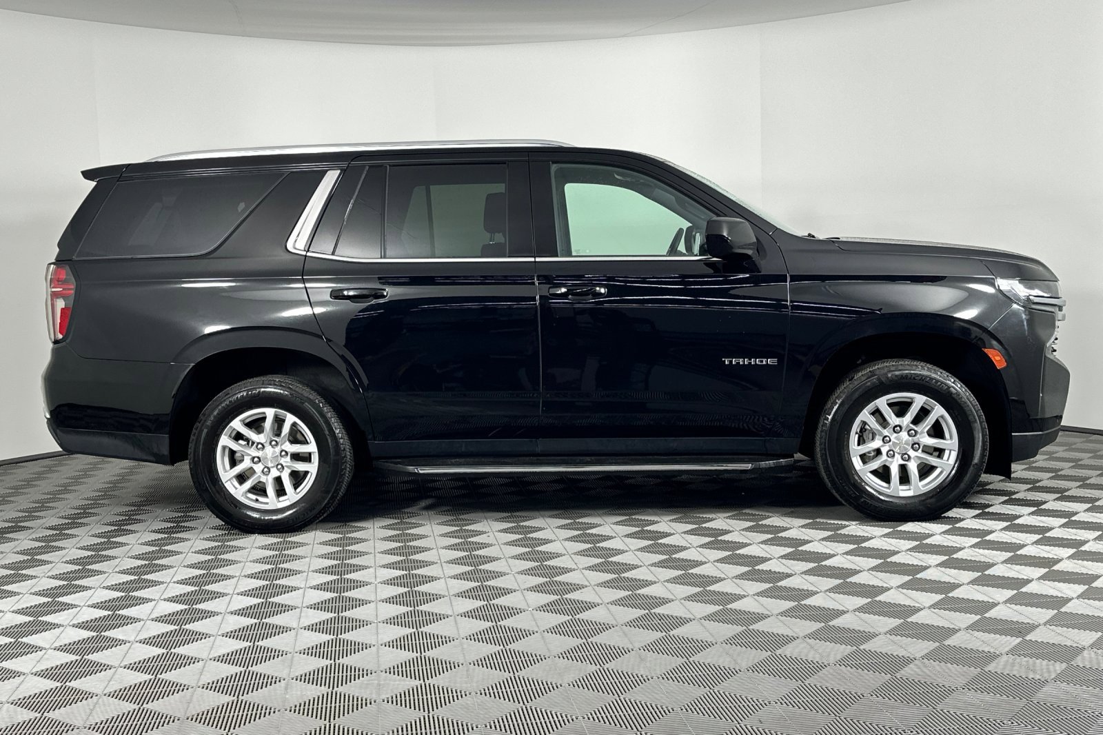 Used 2024 Chevrolet Tahoe LT image 4