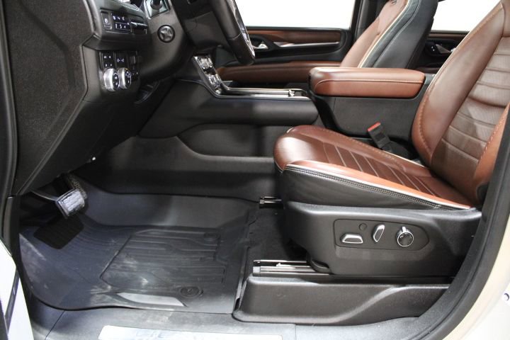 Used 2023 GMC Yukon XL Denali Ultimate w/ LPO, Floor Liner Package image 21