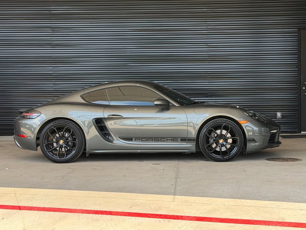 Certified 2024 Porsche 718 Cayman RWD image 9