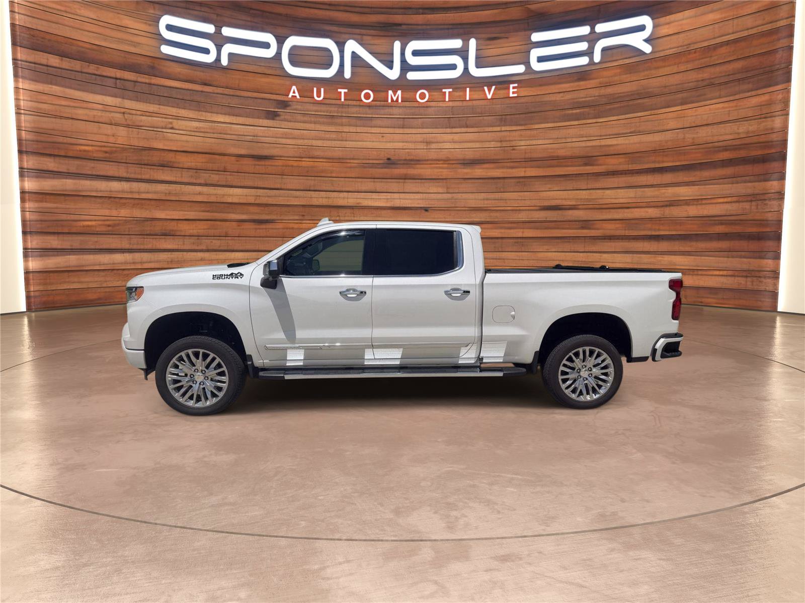 Used 2025 Chevrolet Silverado 1500 High Country w/ High Country Premium Package AWD/4WD video 2
