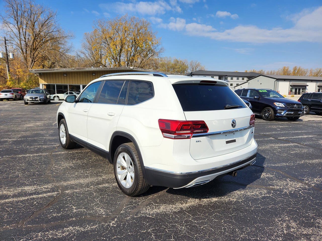 Used 2018 Volkswagen Atlas SEL AWD/4WD image 3