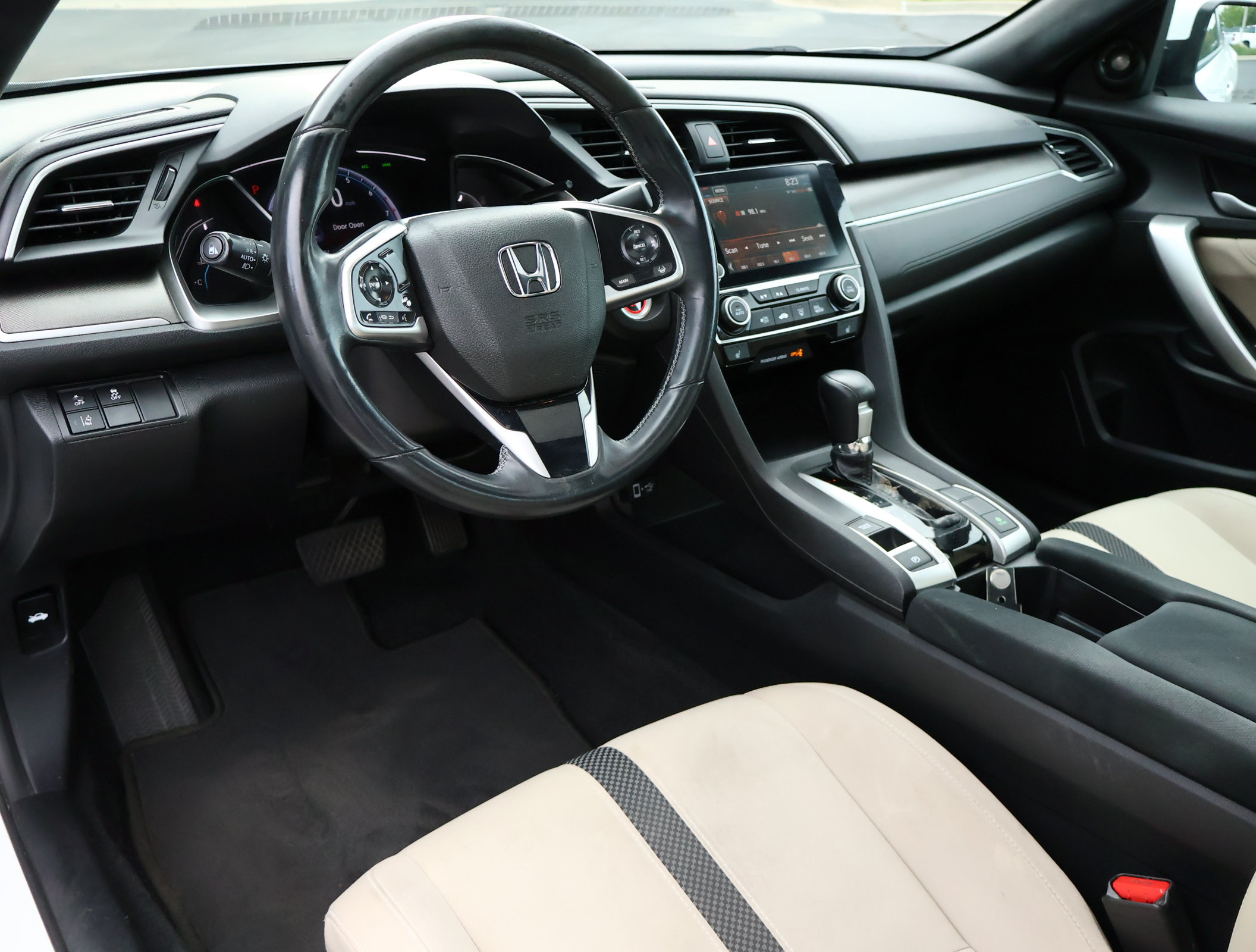 Used 2019 Honda Civic EX image 2