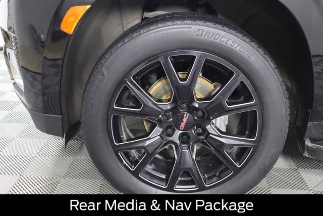 Used 2021 GMC Yukon XL SLT w/ SLT Premium Package image 17