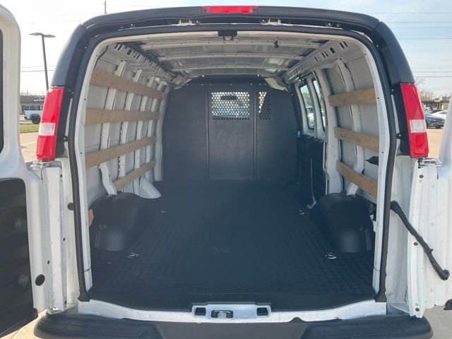 Used 2024 GMC Savana 2500 w/ Driver Convenience Package RWD image 20