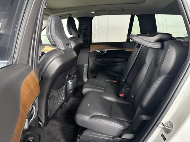 Used 2023 Volvo XC90 B6 Plus image 34