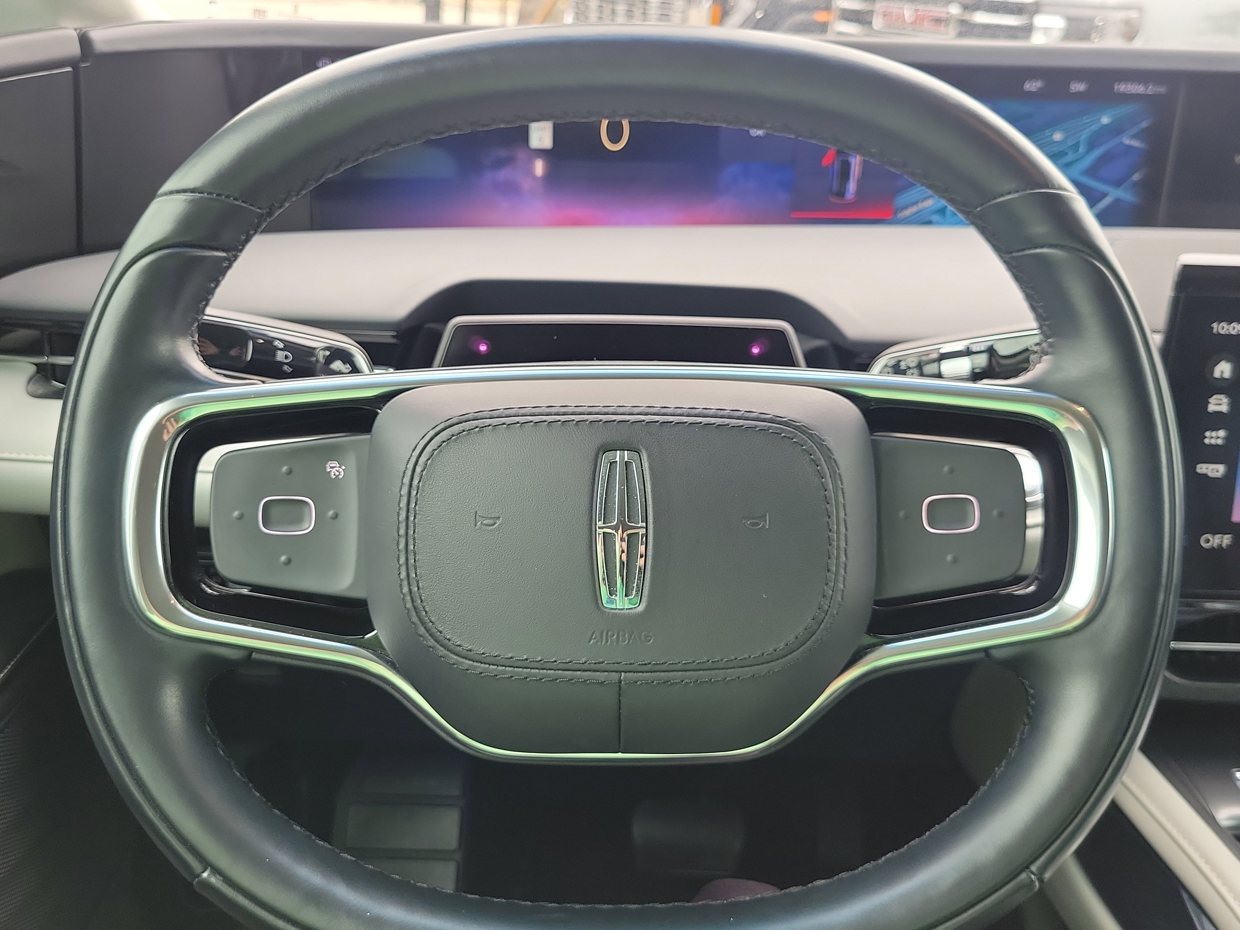 Used 2024 Lincoln Nautilus Premier image 20