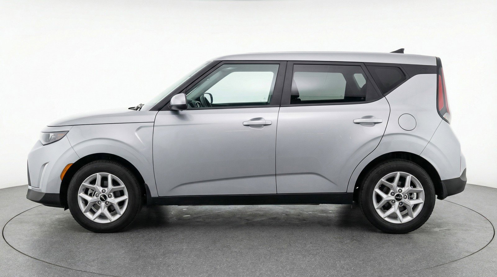Used 2025 Kia Soul LX w/ LX Technology Package image 5