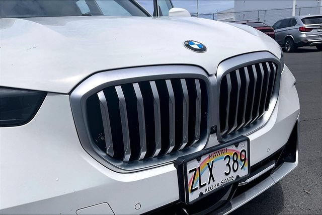Used 2024 BMW X5 xDrive40i w/ Parking Assistance Package AWD/4WD image 28