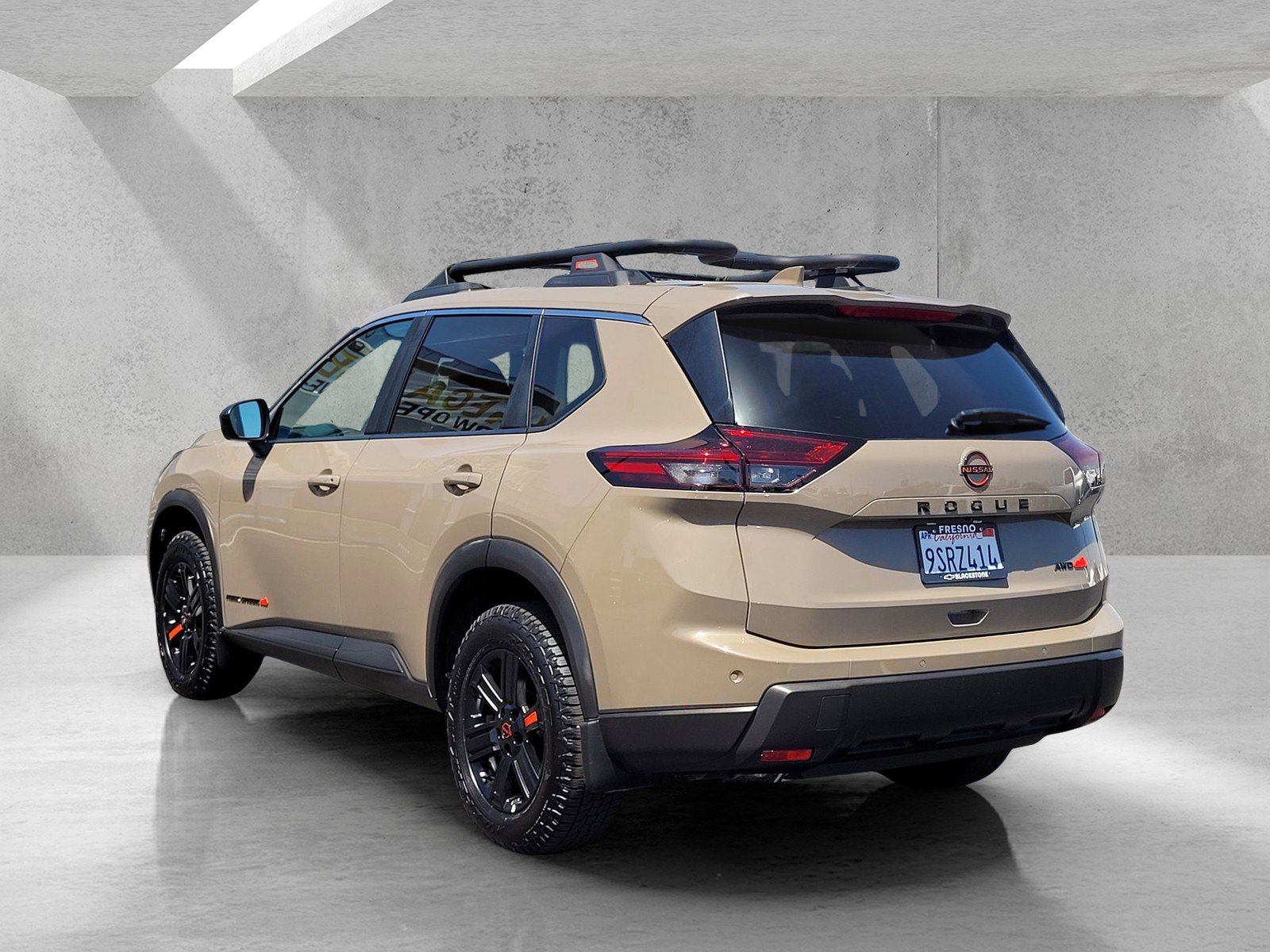Used 2025 Nissan Rogue SV AWD/4WD image 6