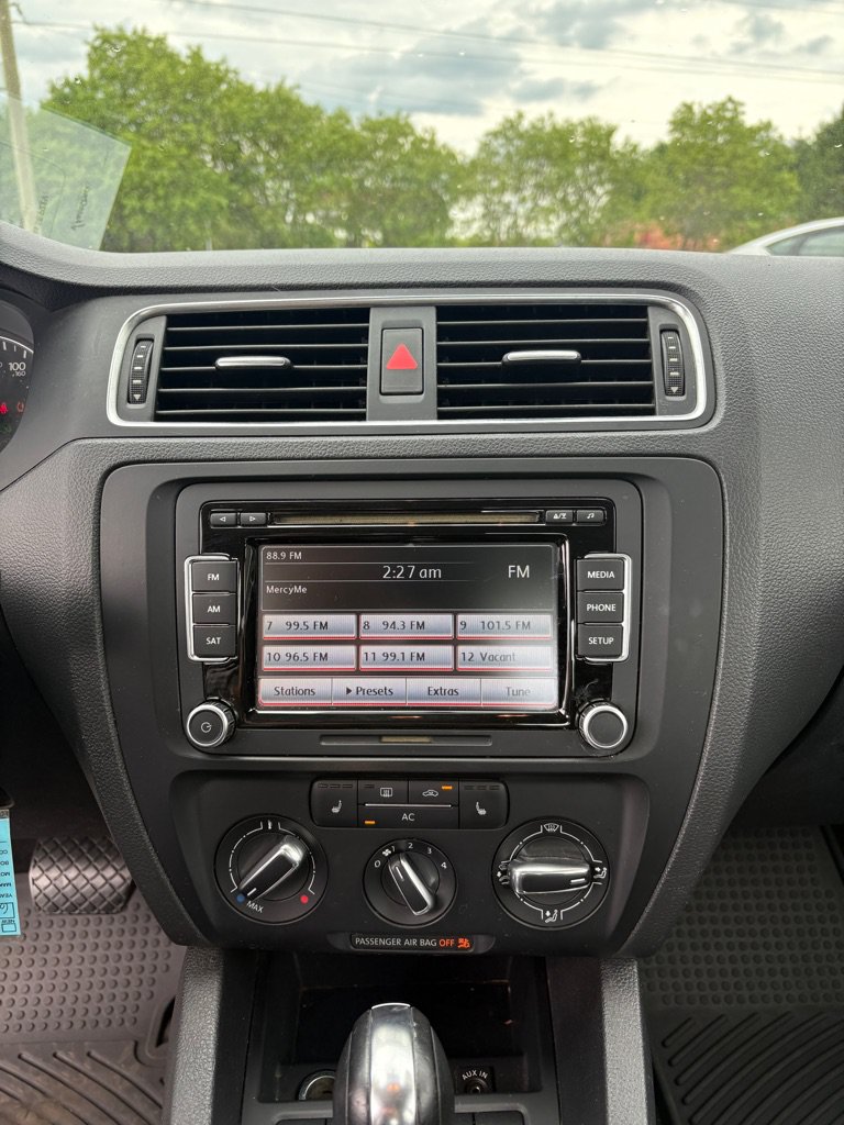 Used 2012 Volkswagen Jetta SE FWD image 16