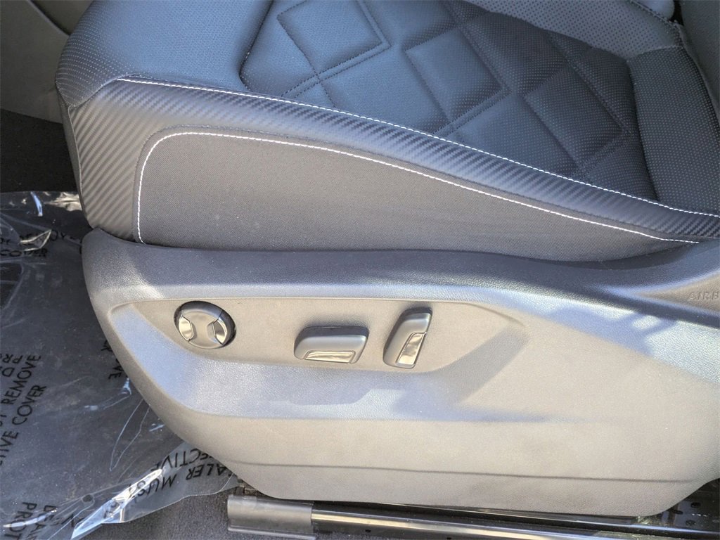 Used 2025 Volkswagen Atlas Cross Sport SE image 15