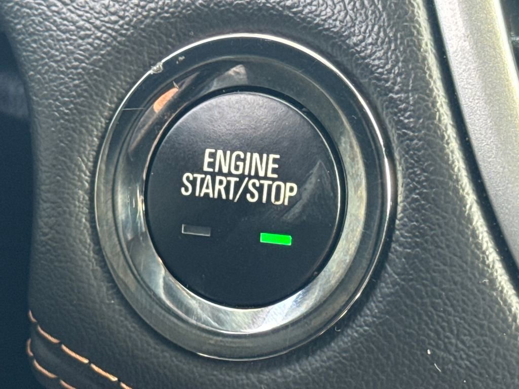 Used 2019 Chevrolet Trax LT w/ LT Convenience Package FWD image 38