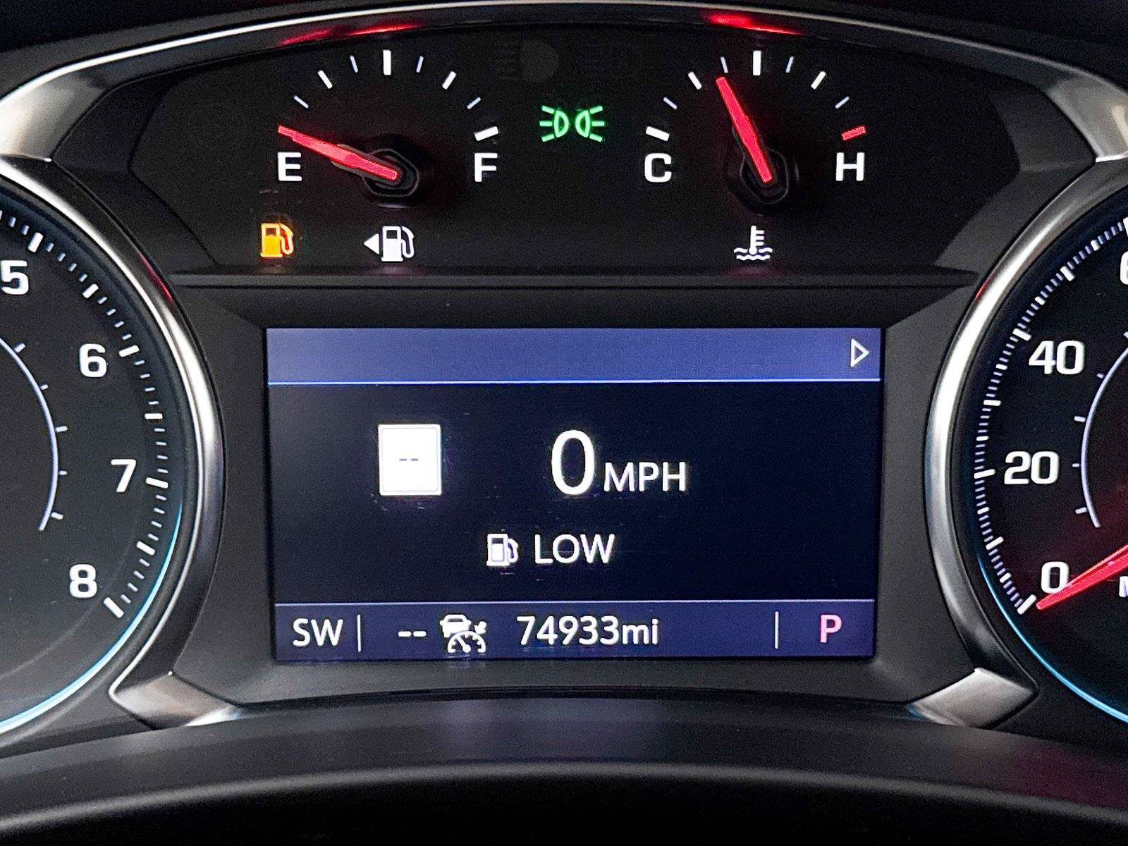 Used 2024 Chevrolet Equinox RS FWD image 34