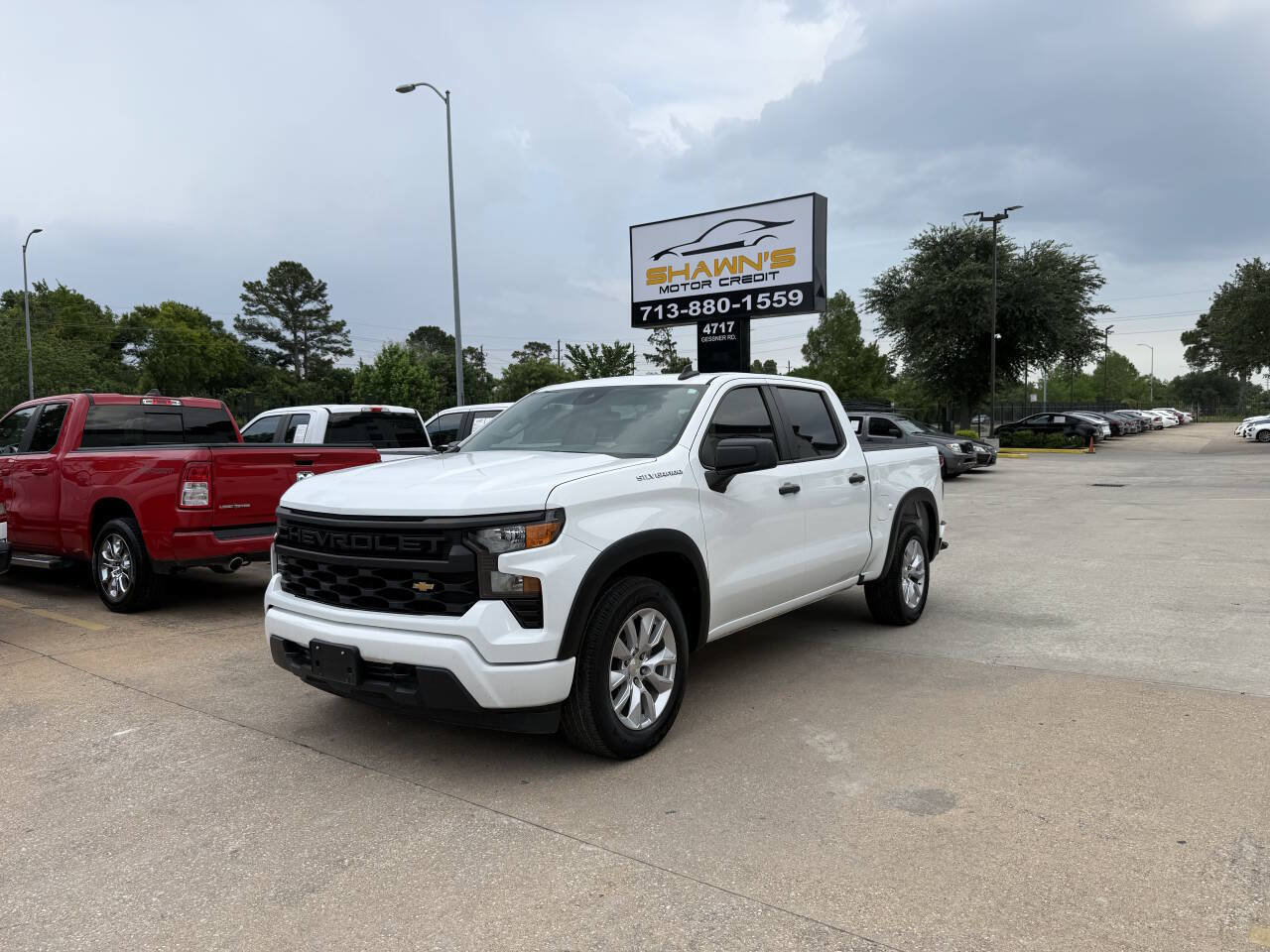Used 2023 Chevrolet Silverado 1500 Custom RWD image 3