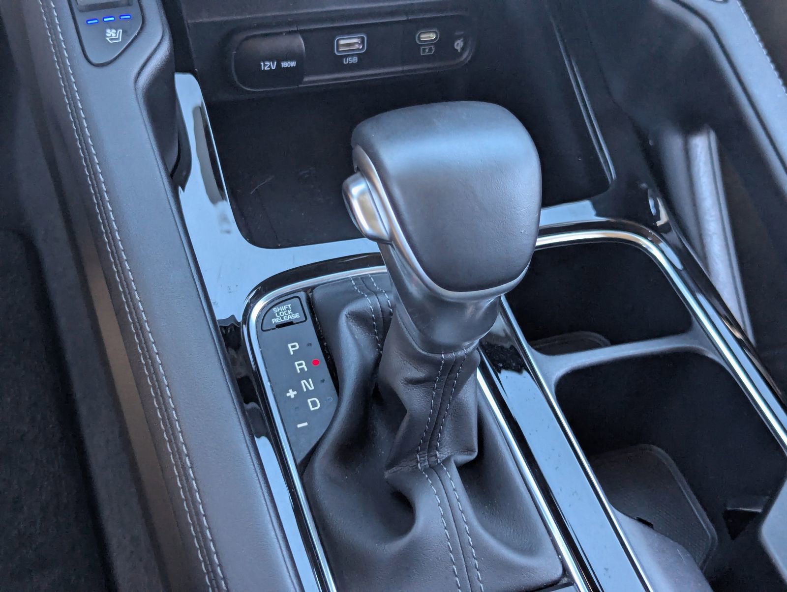 Used 2024 Kia Telluride SX w/ Towing Package image 27